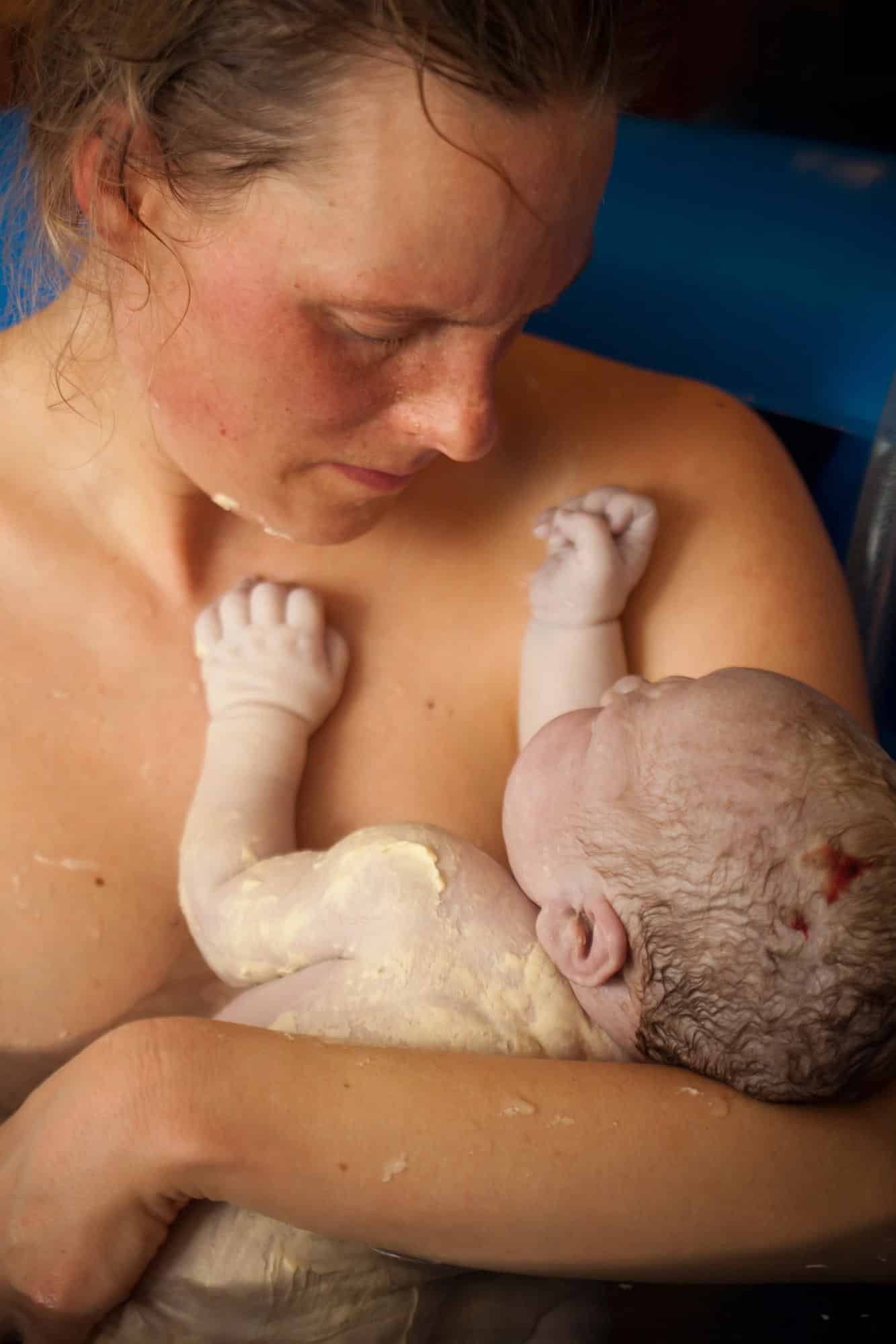 newborn baby delayed bath