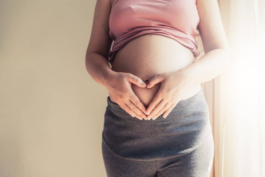 pregnant mom 