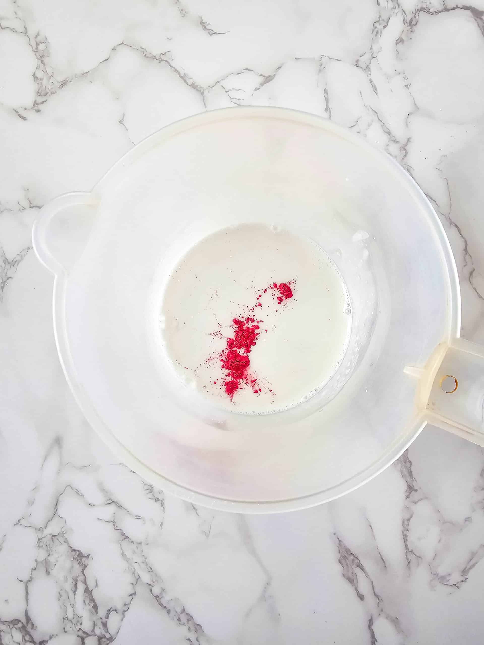 adding mica powder to soap