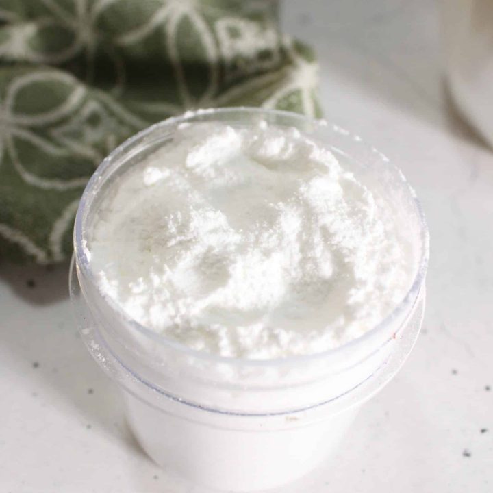How to make DIY natural flea powder
